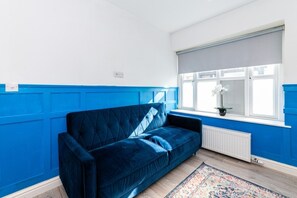 TV - Well Equipped 2Beds in Central Reading (Berkshire)