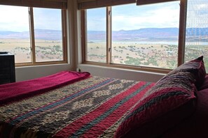 1 soverom, safe på rommet, skrivebord og wi-fi (inkludert)