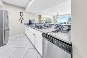 Private kitchen - Dunes of Panama 2104e (Panama City Beach)