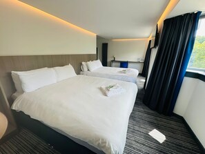 豪華四人房, 非吸煙房, 城市景觀 | 書桌、隔音、免費無線上網