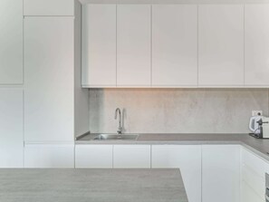 Fridge, microwave, stovetop, dishwasher - Apartment in Sardegna near beach (Sardegna)