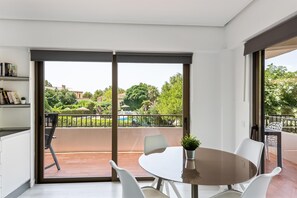 Dining - Cozy apartment in Betlem with pool, Apartamento Betlem (Betlem)