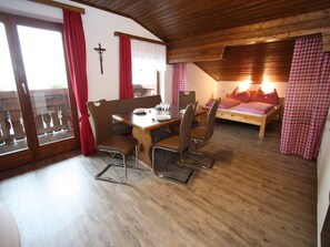 Dining - Chalet in Sankt Johann near Ski Lift (Sankt Johann im Pongau - Wagrain)