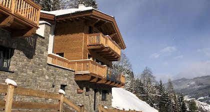 Apartment Alpendorf near Ski Slopes