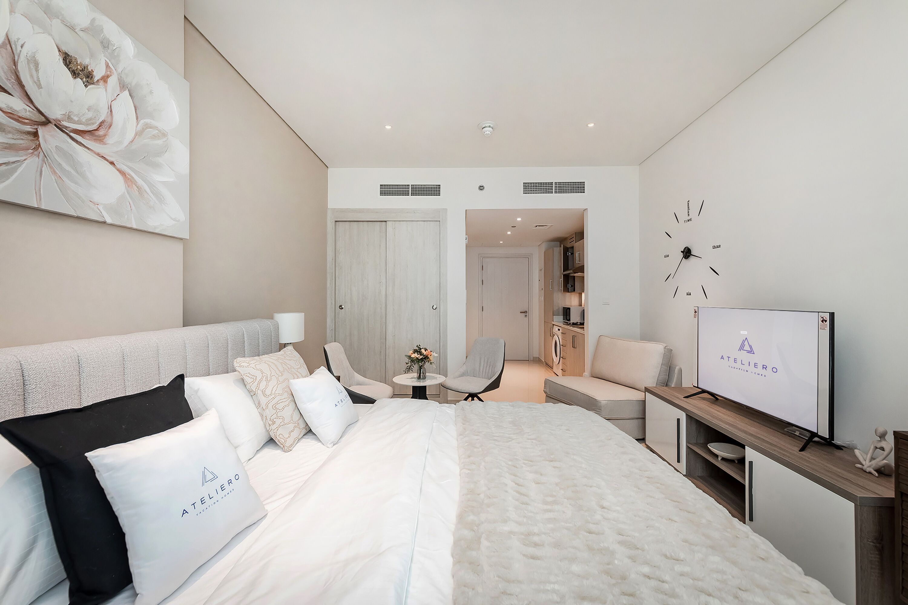 1 quarto, cortinas blackout, quartos à prova de som