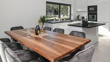 Fridge, microwave, oven, dishwasher