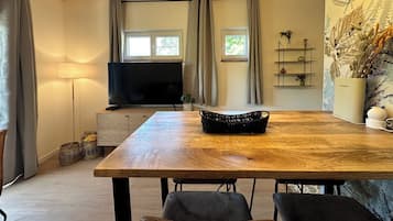 Standard Apartment, Valley View | Living area