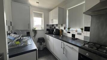 House | Private kitchen | Fridge, microwave, oven, stovetop