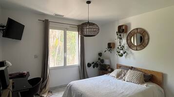 4 chambres, fer et planche Ă repasser, Wi-Fi, draps fournis