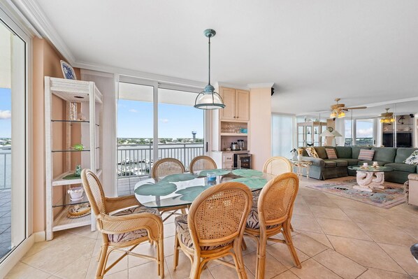 Lägenhet - flera sängar (SeaSpray Riverside 611) | Restauranger