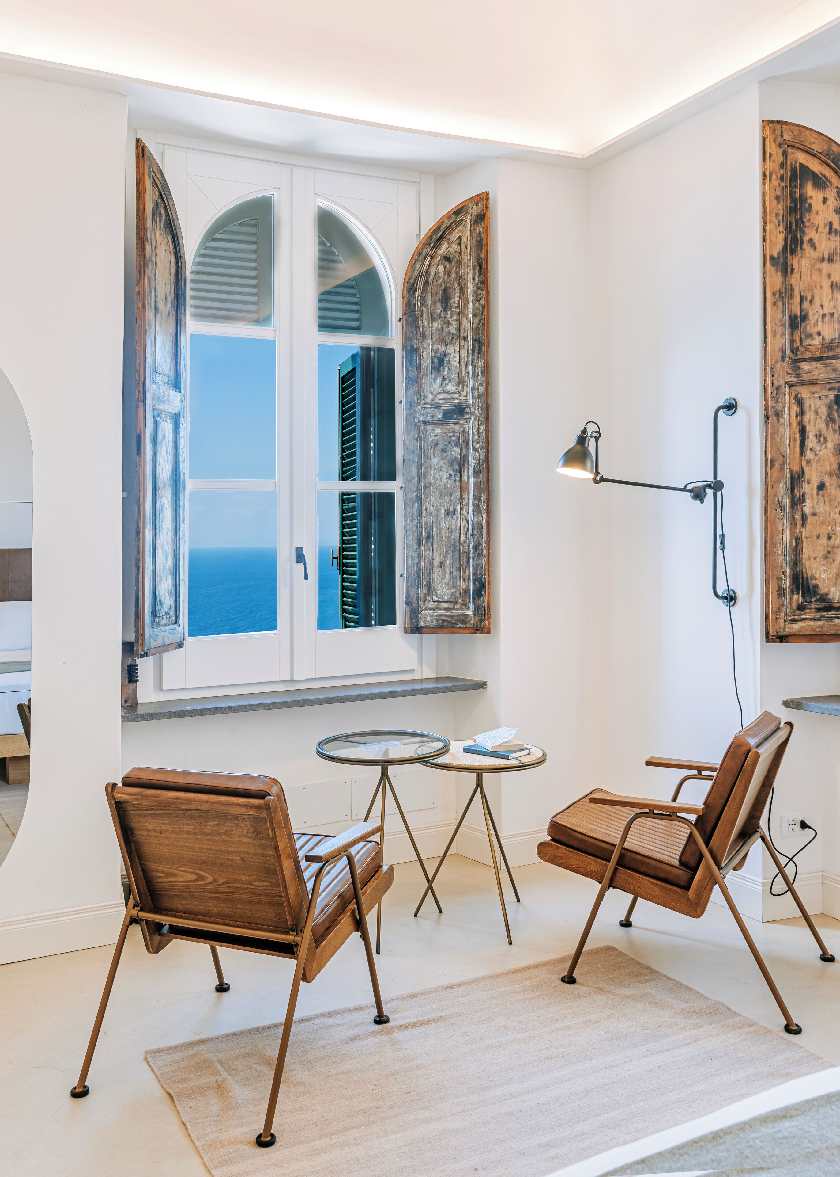 Artículos del minibar gratis y escritorio 