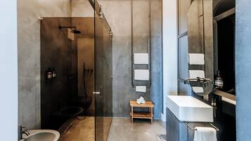 Luxury Double Room, Sea View | Bathroom | Shower, hair dryer, towels, soap