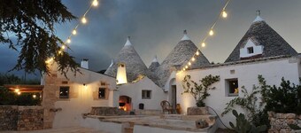 Trulli complex with pool in Puglia near town - lamabuonasera