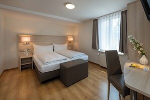 Double or Twin Room, Park View | Hypo-allergenic bedding, down comforters, desk, laptop workspace - Hotel Garni Rössli (Wittenbach)
