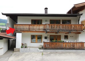Exterior - Apartment in Brixen near Ski Bus (Brixen im Thale)