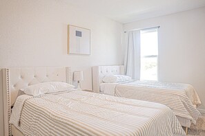 6 عدّة غرف نوم ومكواة/لوح كي وواي فاي مجانًا