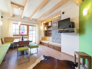 TV, DVD player, stereo - Chalet in Mittersill near Ski Slopes (Mittersill)