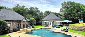 Exquisite Country GUEST HOUSE with Pool & Hot Tub.
NO PARTIES or events allowed.