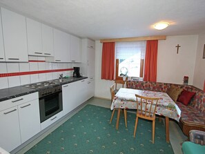 Réfrigérateur, four, plaque de cuisson, lave-vaisselle