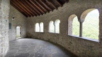 Enceinte de lâhĂ©bergement