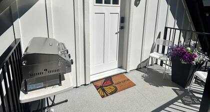 Welcome to The Ferns in Cobble Hill! Quiet, clean and functional bachelor suite.