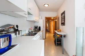 Fridge, microwave, oven, stovetop - Apartment Tauplitz near Ski Lift & Slopes (Tauplitz)