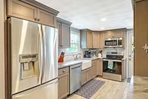 Micro-ondes, four, plaque de cuisson, lave-vaisselle