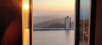 Historic 14th century mansion with garden and panoramic terrace - relaxation and charm 