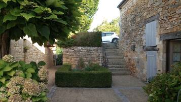 Enceinte de lâhĂ©bergement