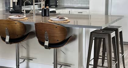 Waterfront Condo - Gorgeous view near NASA Space Center!