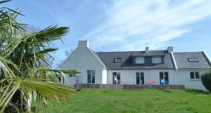Family house with sauna, close to the sea