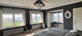 Retraite pittoresque Ă Theux avec piscine et jardin.