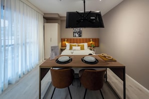 Studio, 1 giường đôi (PNE) | Bộ đồ giường cao cấp, trang trí khác biệt 