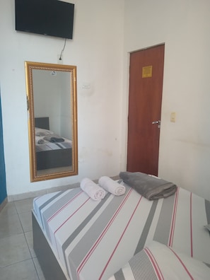 Double Room | Free WiFi - HOTEL FLORENCIO (São Paulo)