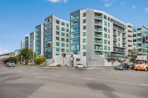 Exterior - Quayside Quarters Apt close to Spark Arena (Auckland CBD)