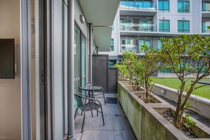 Terrace/patio - Quayside Quarters Apt close to Spark Arena (Auckland CBD)