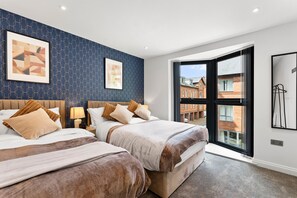 2 quartos, ferros/tábuas de passar roupa, Wi-Fi, roupa de cama