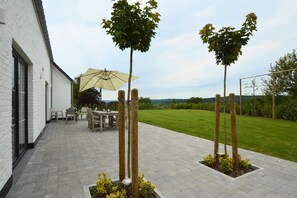 Outdoor dining - Forestside Retreat, Malmedy (Malmedy)