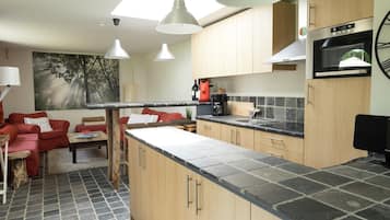 Micro-ondes, lave-vaisselle