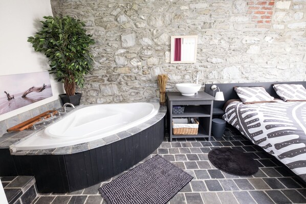 2 bedrooms, free WiFi