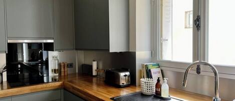 Fridge, microwave, oven, stovetop