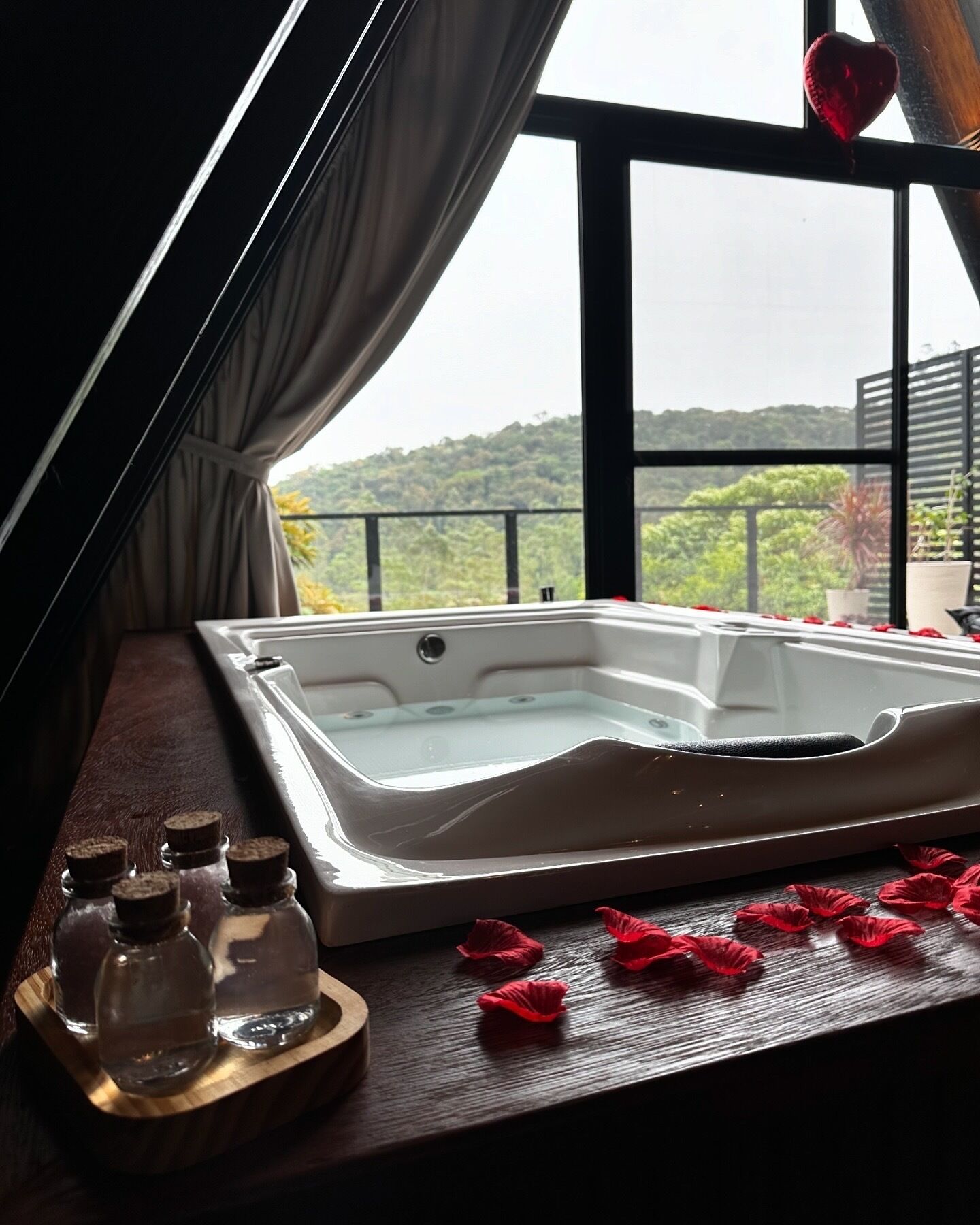 Deluxe Chalet, Valley View, Mountainside | Jetted tub