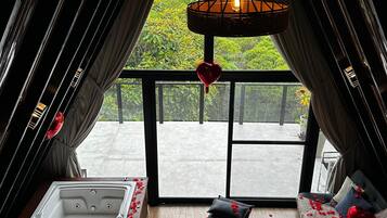 Deluxe-Chalet, Talblick, Bergseite | 1 Schlafzimmer, hochwertige Bettwaren, individuell dekoriert