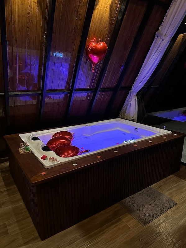 Private spa tub