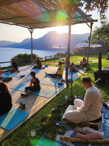 Limoni - View of Positano and Capri