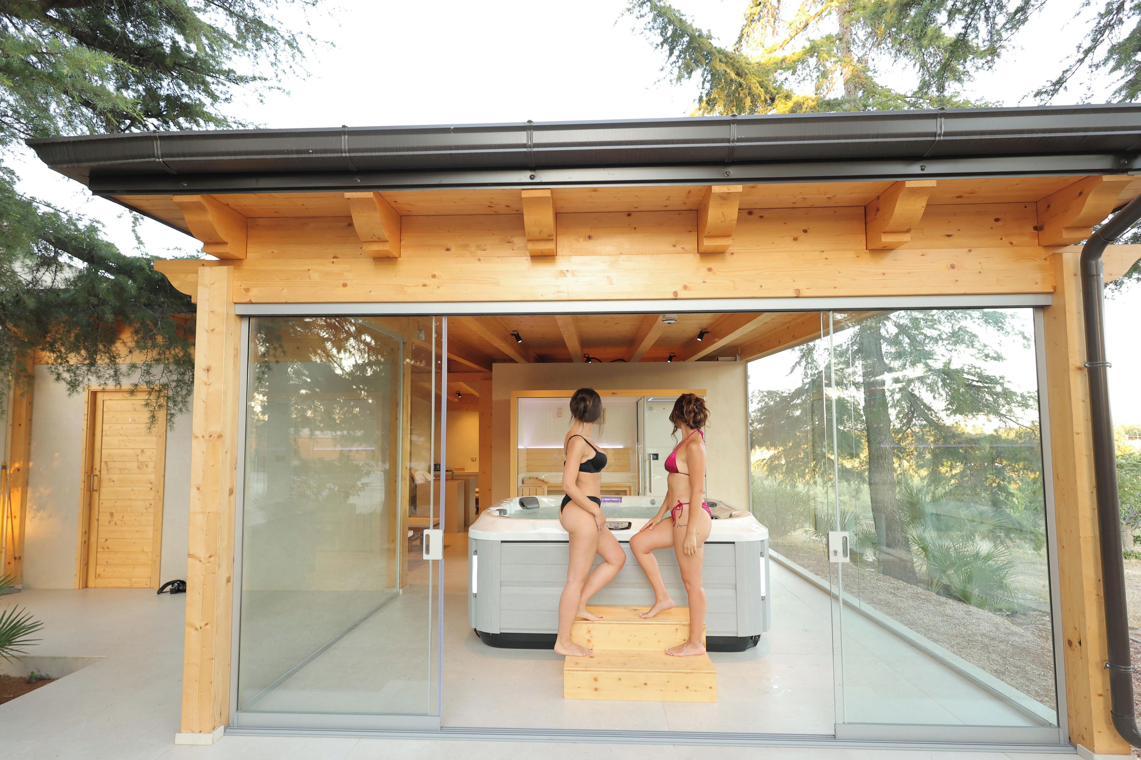 Couples treatment room(s), sauna, hot tub, Turkish bath/hammam