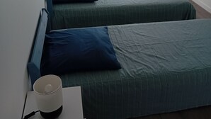 1 Schlafzimmer, Bügeleisen/Bügelbrett