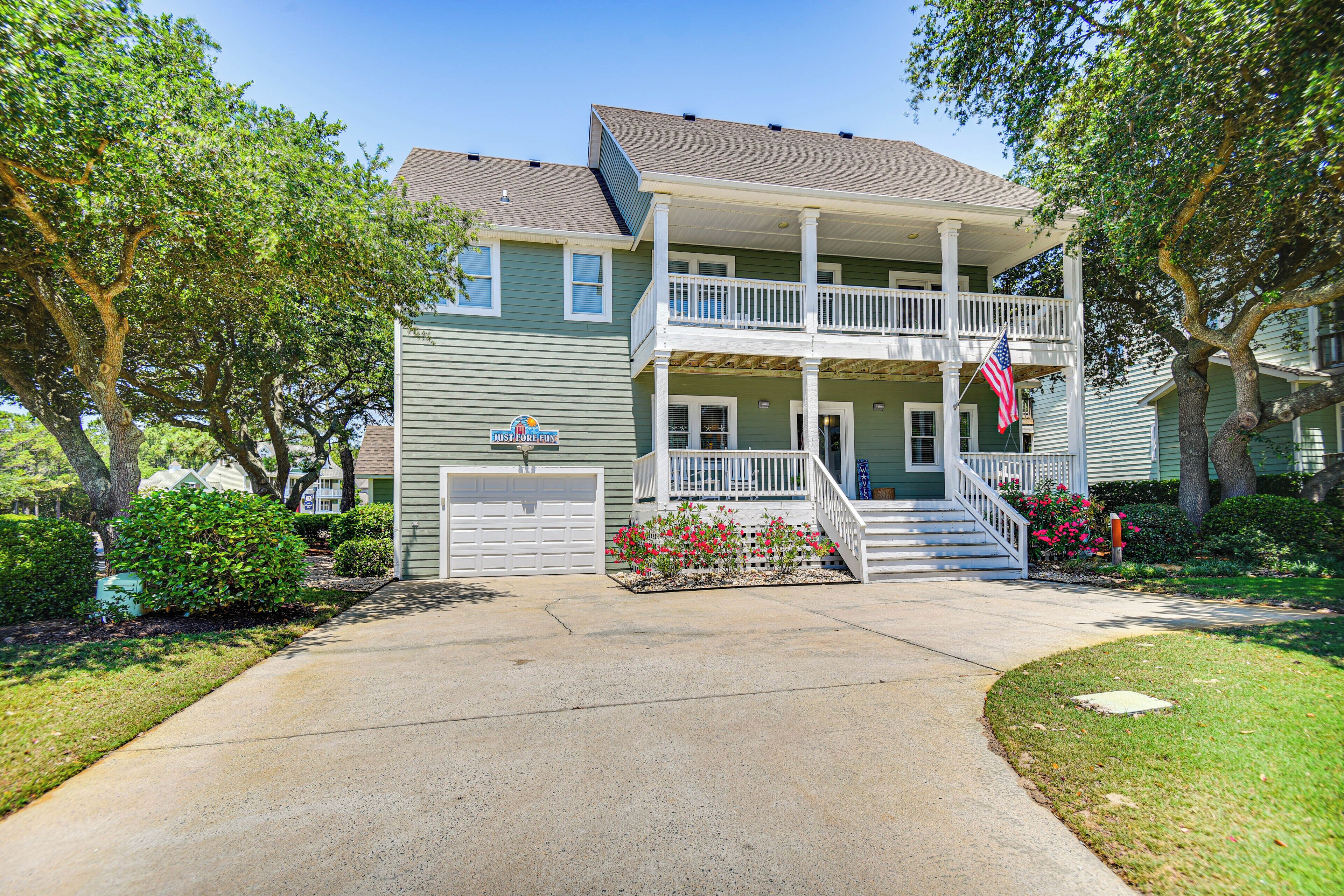 Spacious Outer Banks Home - Golf & Beach Access!