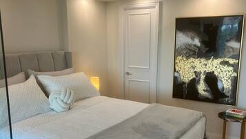 2 bedrooms, iron/ironing board, WiFi (free), bed sheets