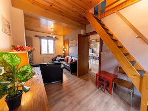 TV - Cozy Family Cottage in Érezée (Erezée)